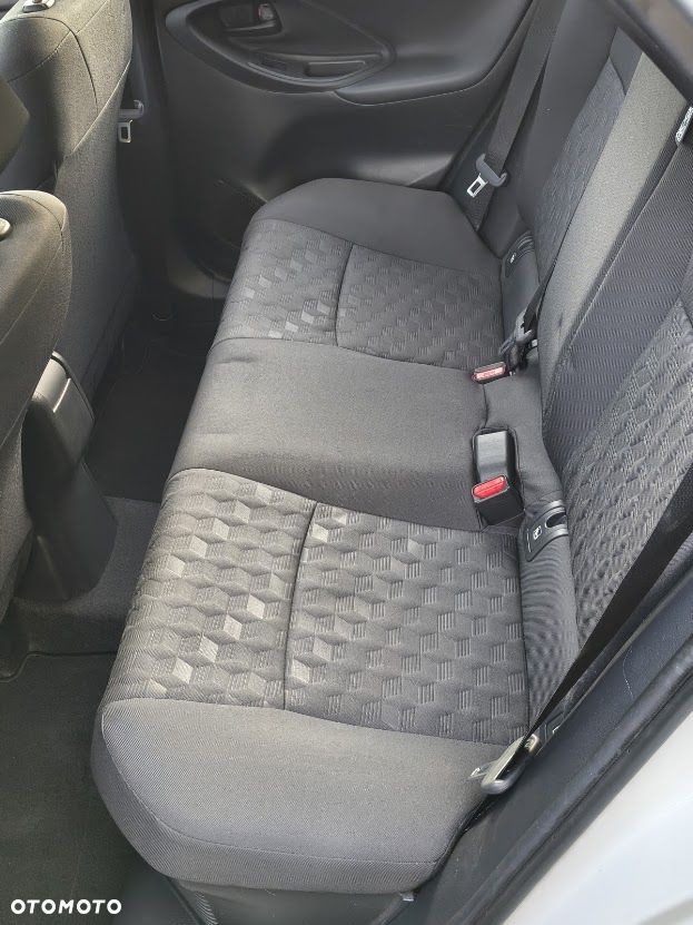 Toyota Yaris - 15