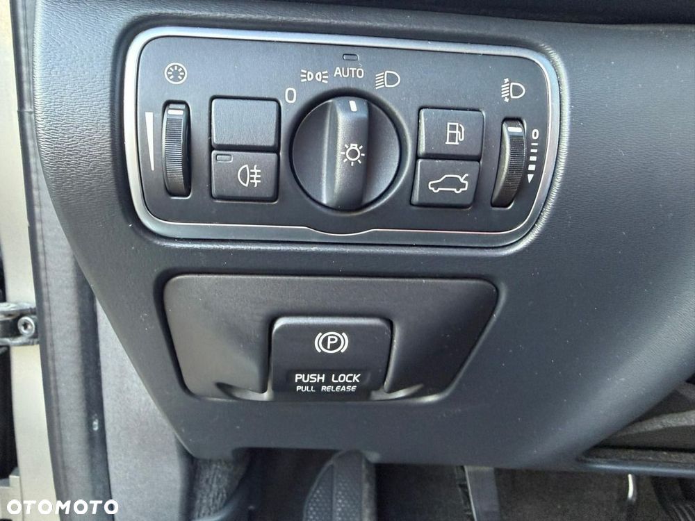 Volvo XC 60 - 25