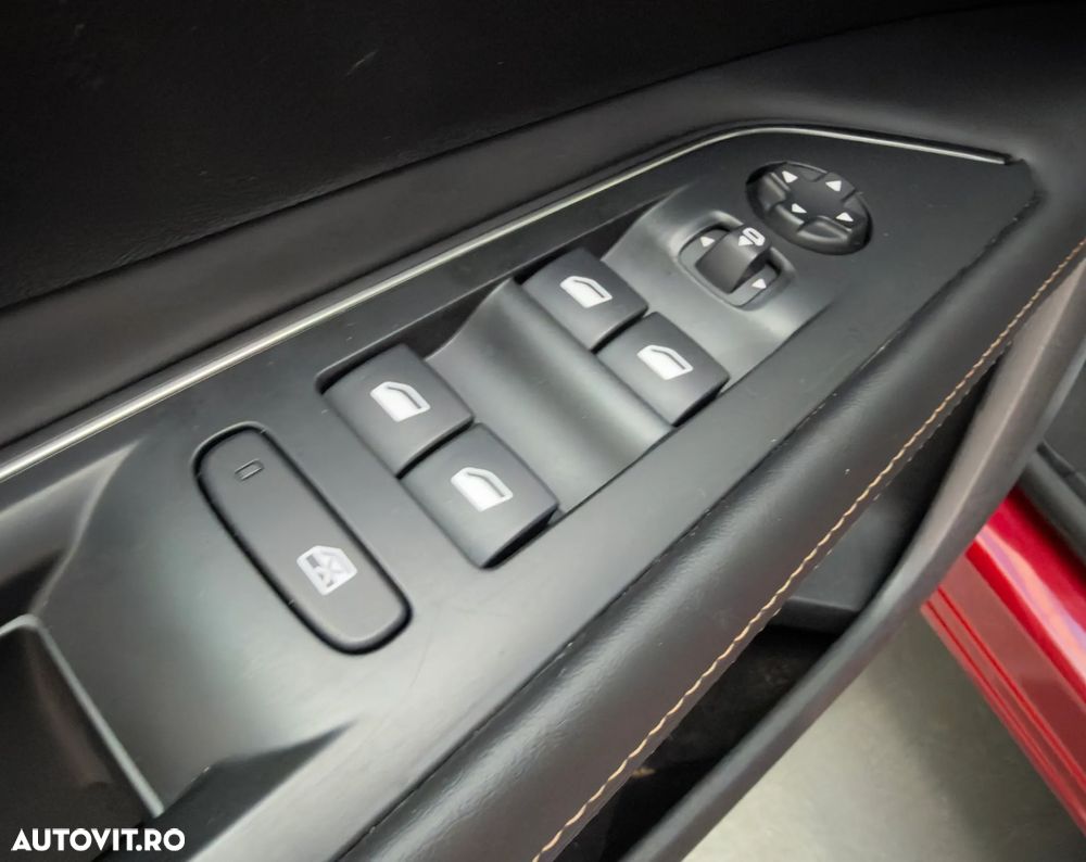 Peugeot 3008 1.2 PureTech Turbo S&S EAT6 GT-Line - 26