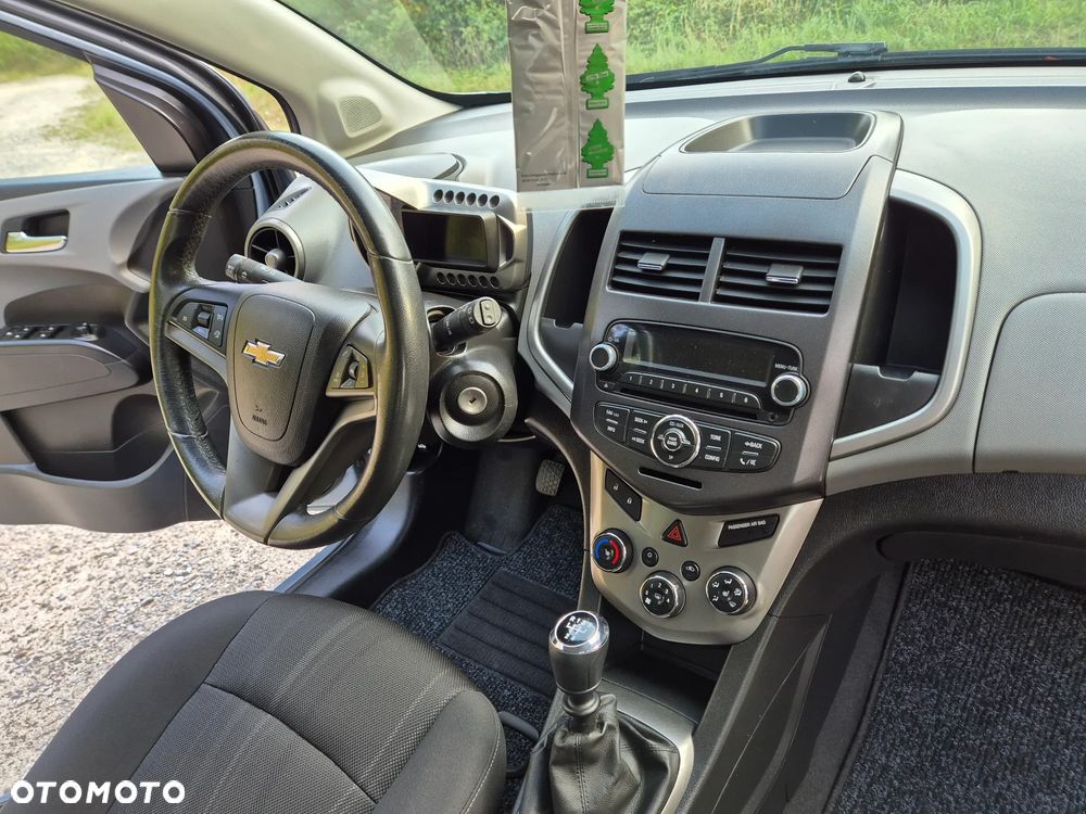 Chevrolet Aveo 1.6 LTZ - 18