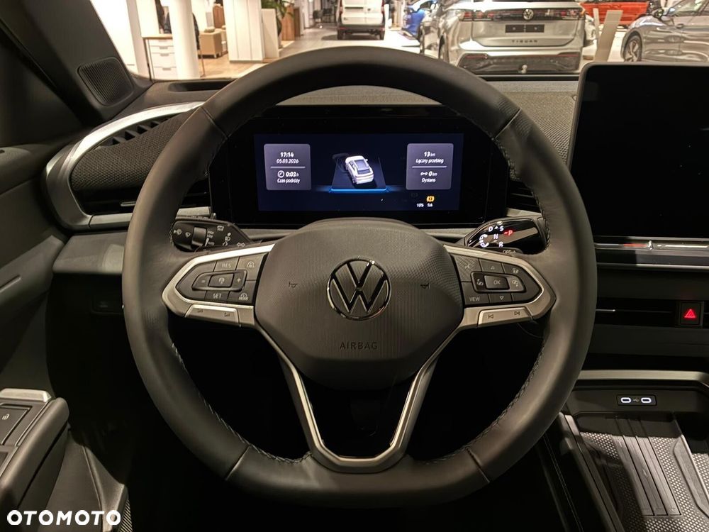 Volkswagen T-Roc - 13