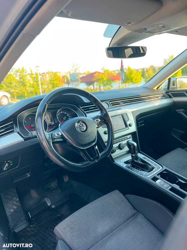 Volkswagen Passat 2.0 TDI DSG Highline - 27