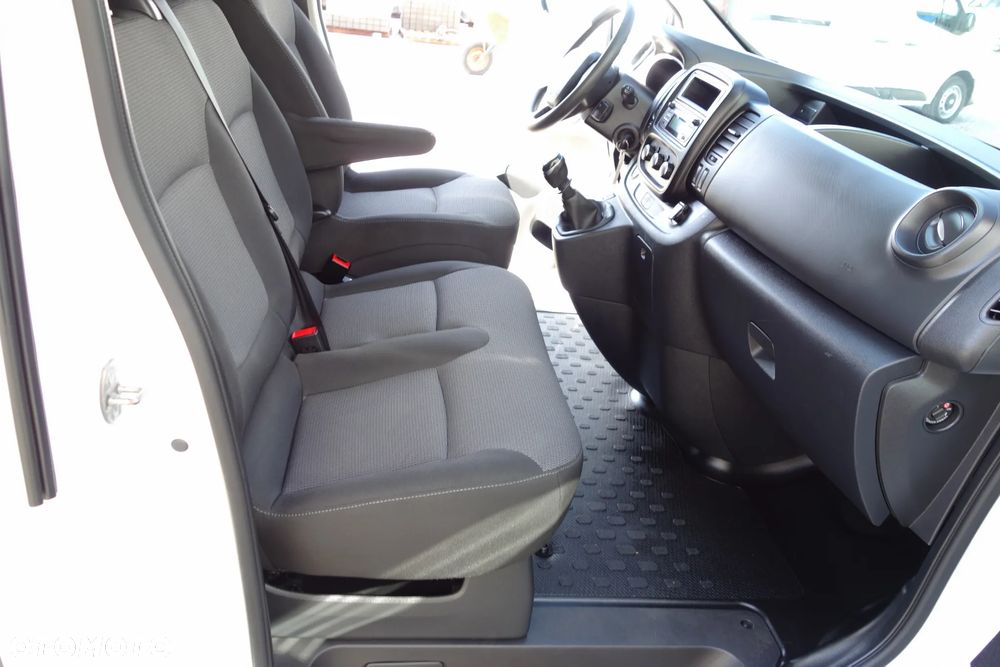 Renault Trafic  2.0 DCI 120 KM Long Klima Kamera Ledy - 18