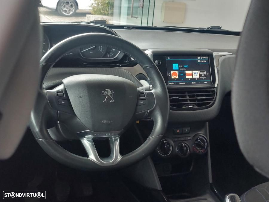 Peugeot 2008 - 8
