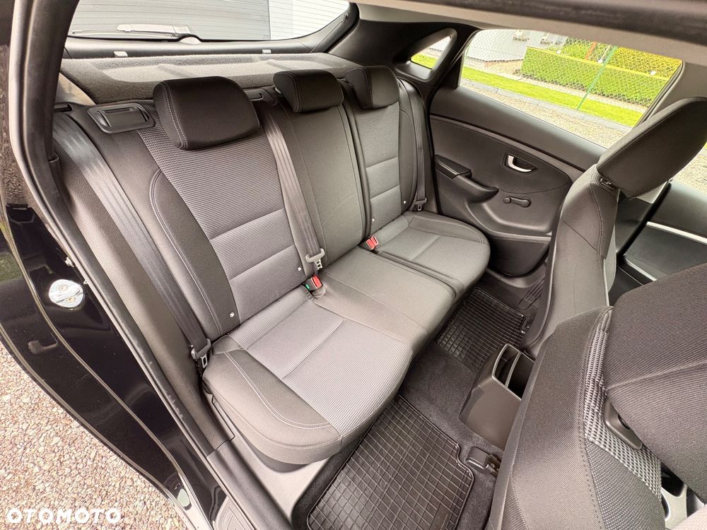 Hyundai i30 blue 1.4 Classic - 19