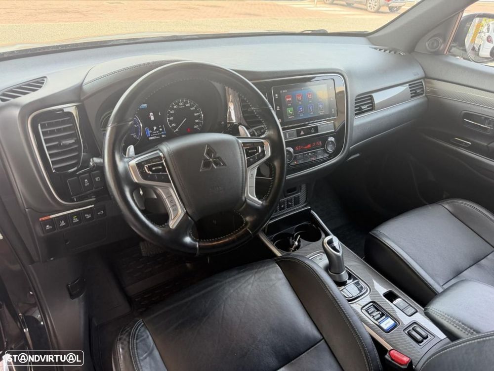 Mitsubishi Outlander 2.0 Instyle Navi - 3