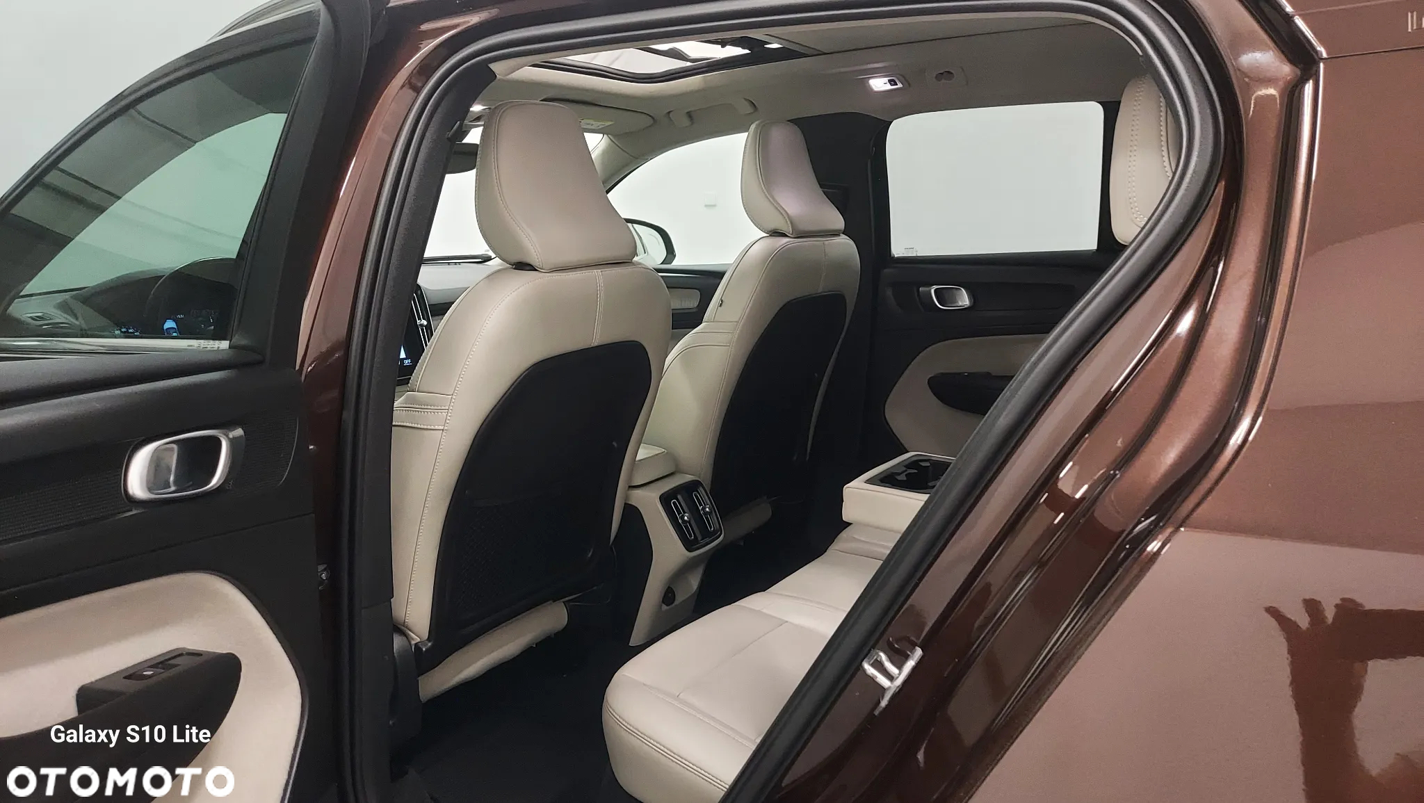 Volvo XC 40 D4 AWD Geartronic R-Design - 8