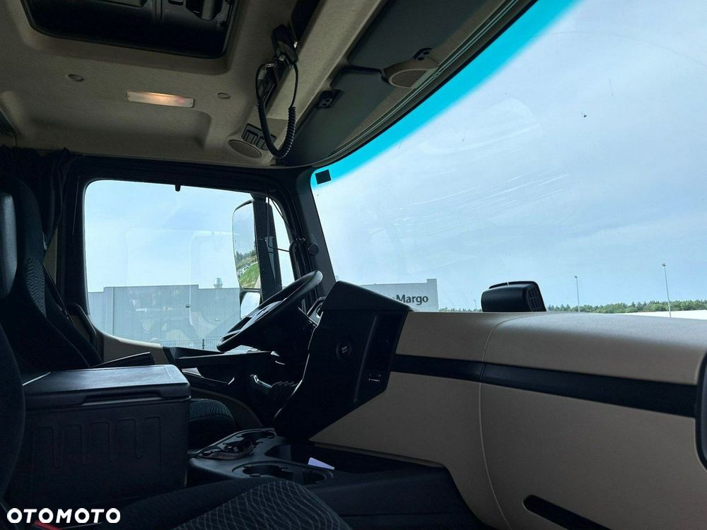 Mercedes-Benz ACTROS - 11