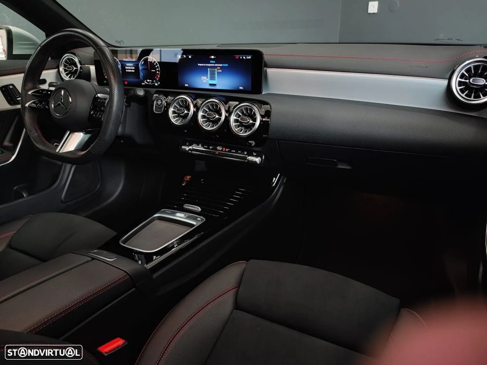 Mercedes-Benz CLA 250 e Shooting Brake AMG Line - 43