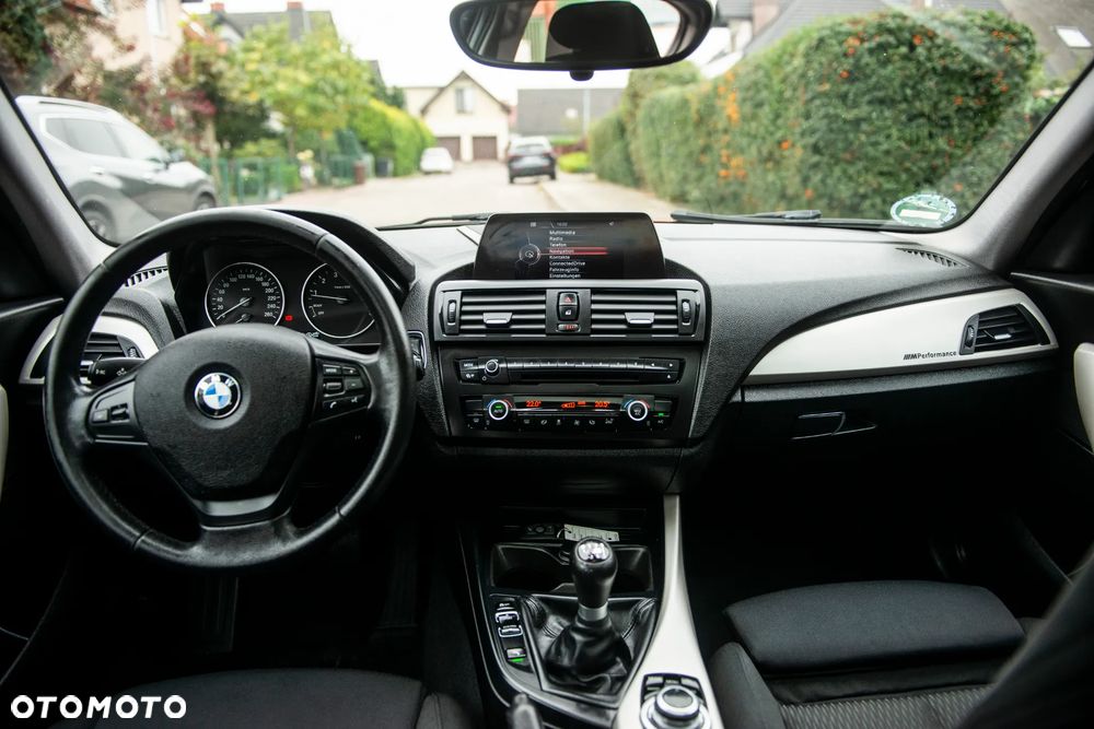 BMW Seria 1 118i Sport Line - 31