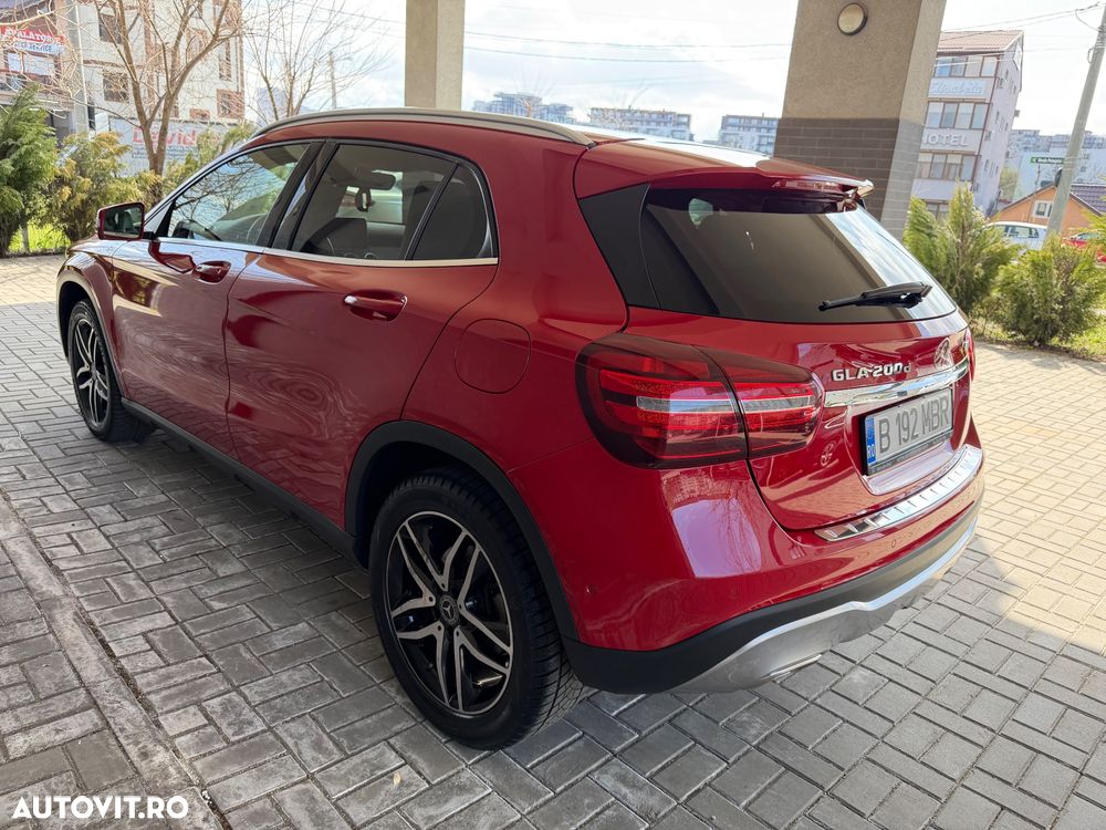 Mercedes-Benz GLA 200 d 4MATIC Aut. - 12