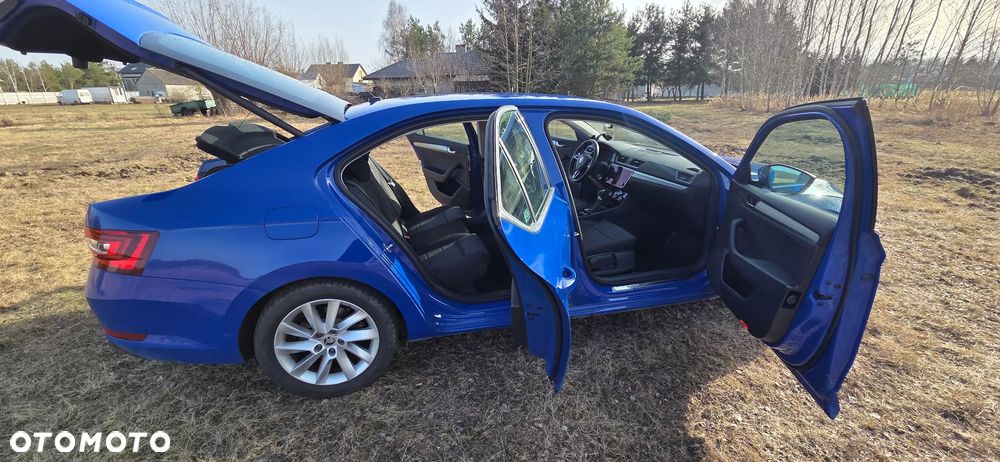 Skoda Superb 2.0 TDI Ambition DSG - 8