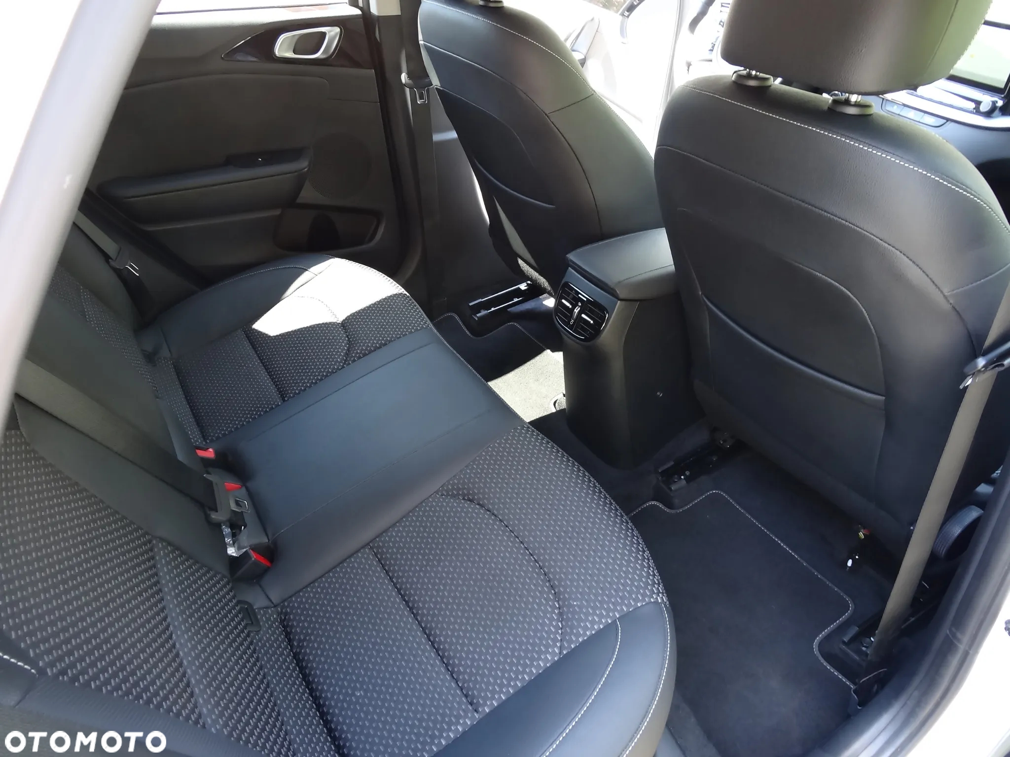 Kia XCeed 1.6 T-GDI L Business Line DCT - 21