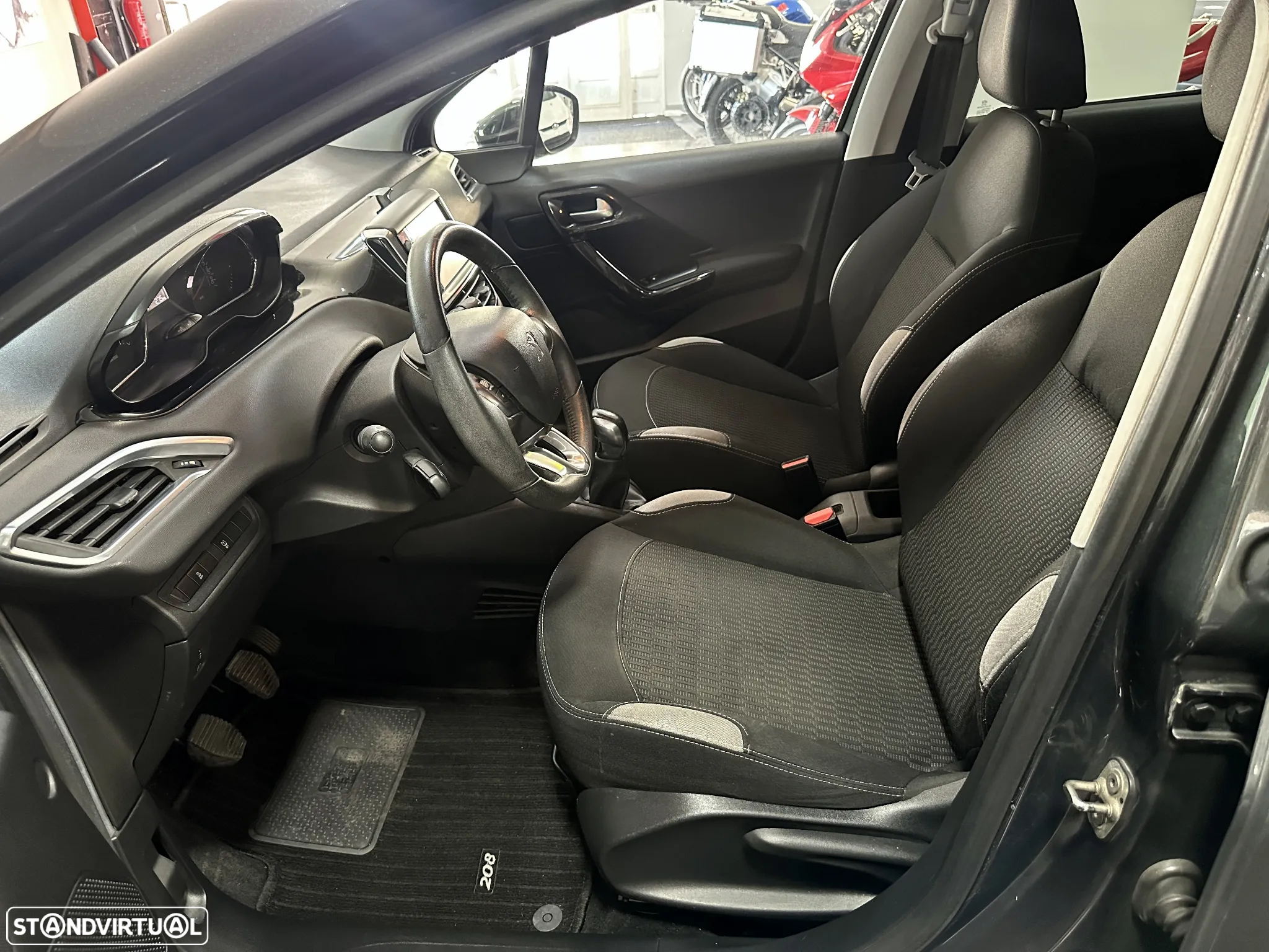 Peugeot 208 1.2 PureTech Style - 22