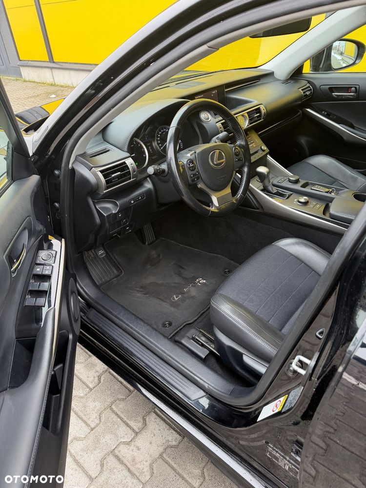 Lexus IS 200t Elegance - 8