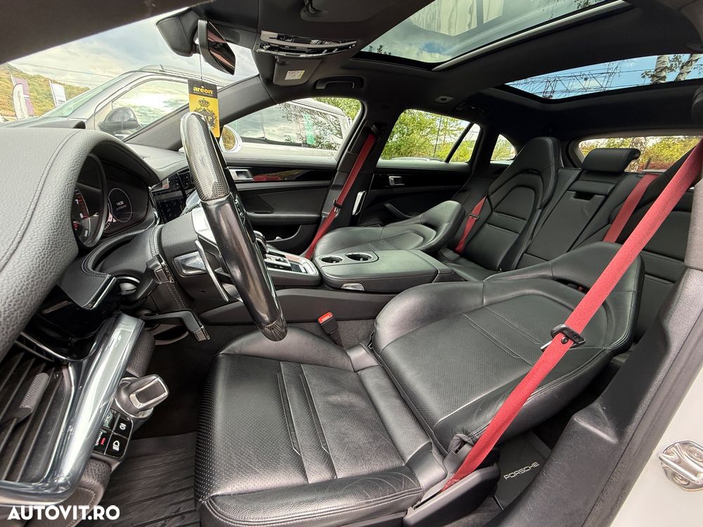 Porsche Panamera 4 - 24
