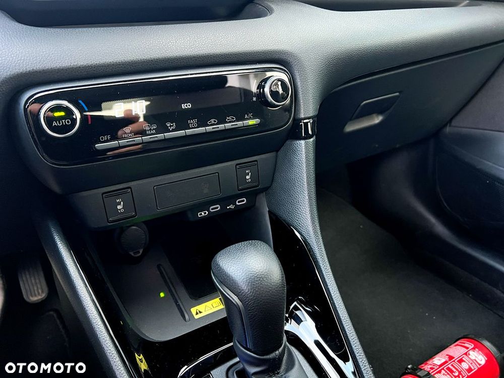 Toyota Yaris Hybrid 1.5 Style - 13