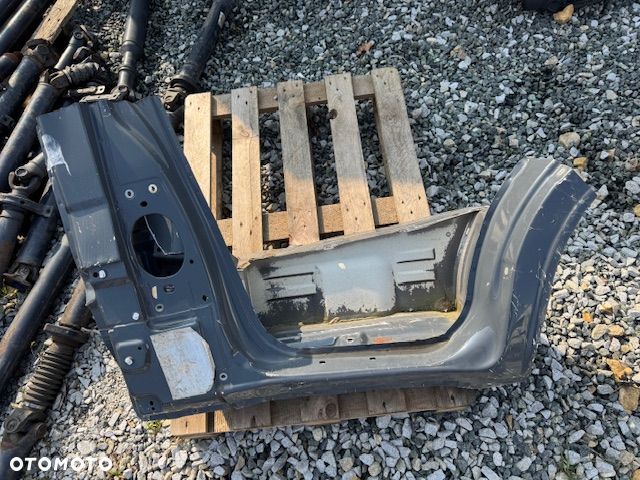 Ćwiartka prawa przód słupek próg Iveco Daily 2014r- szara - 1