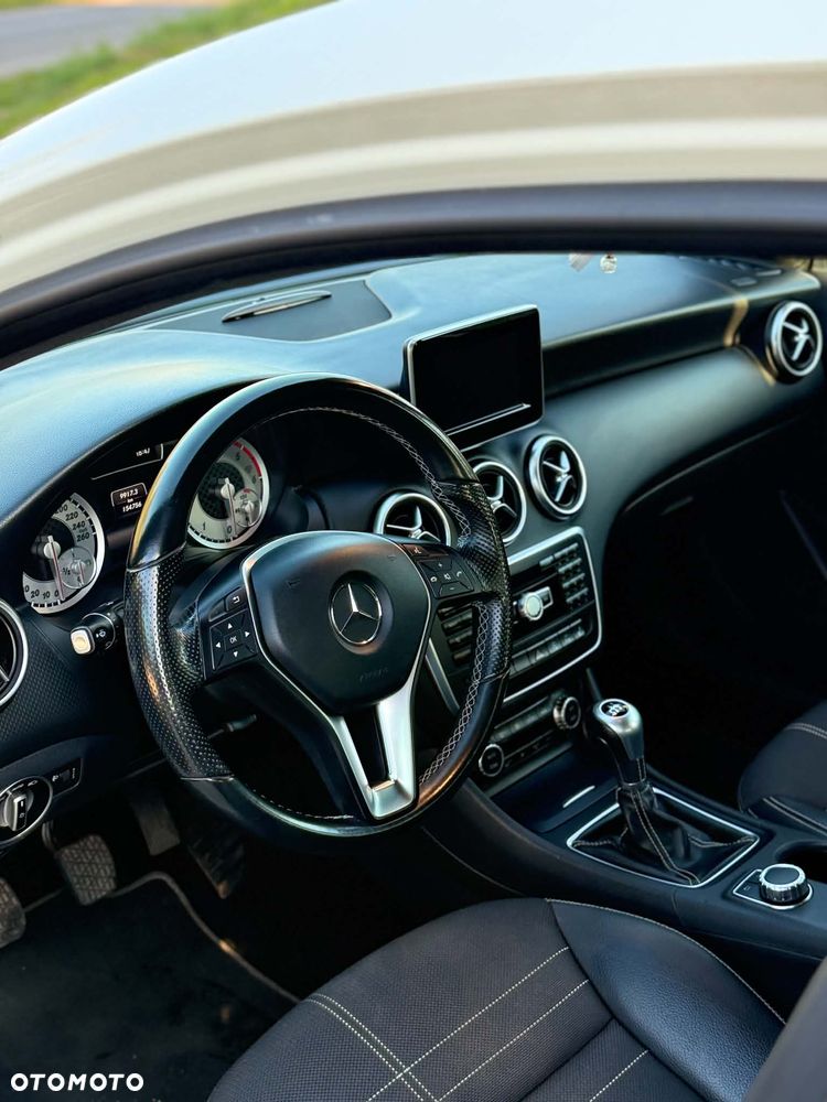 Mercedes-Benz A-Class 2015 photo 3