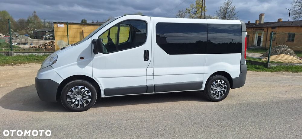 Opel Vivaro - 1