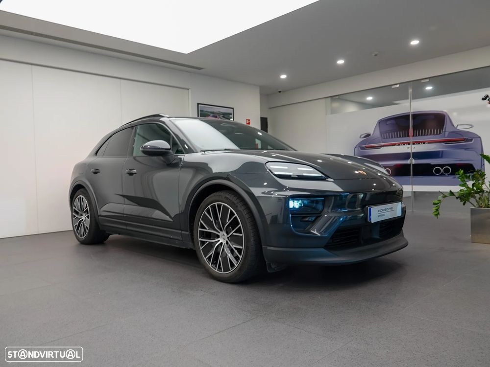 Porsche Macan Electric 4 - 10