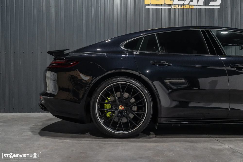 Porsche Panamera 4 E-Hybrid Platinum Edition - 47