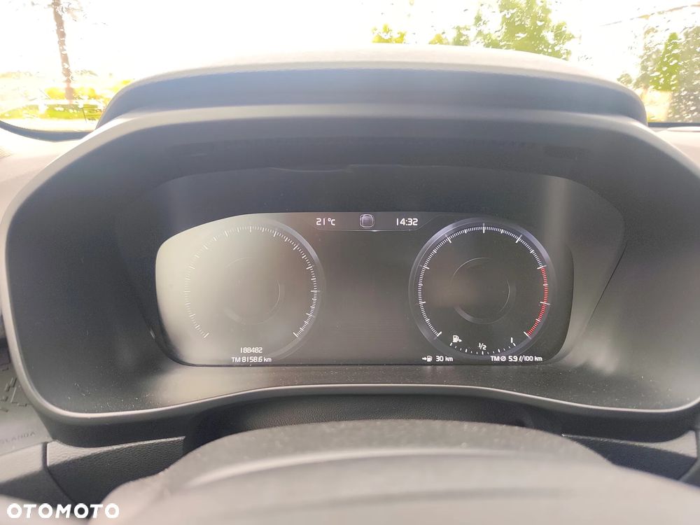 Volvo XC 40 T2 Momentum Core - 11