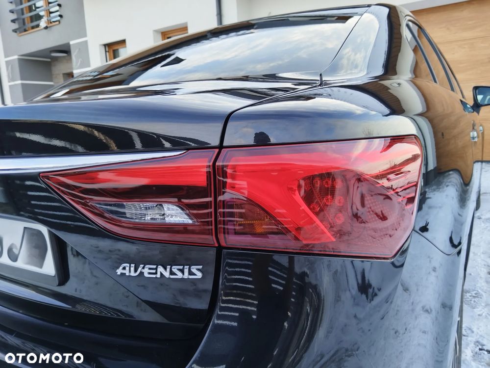 Toyota Avensis 1.8 Premium MS - 19