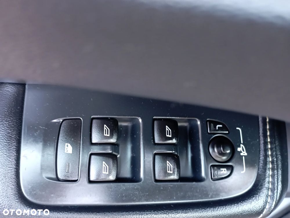 Volvo XC 60 D5 AWD R-Design - 25