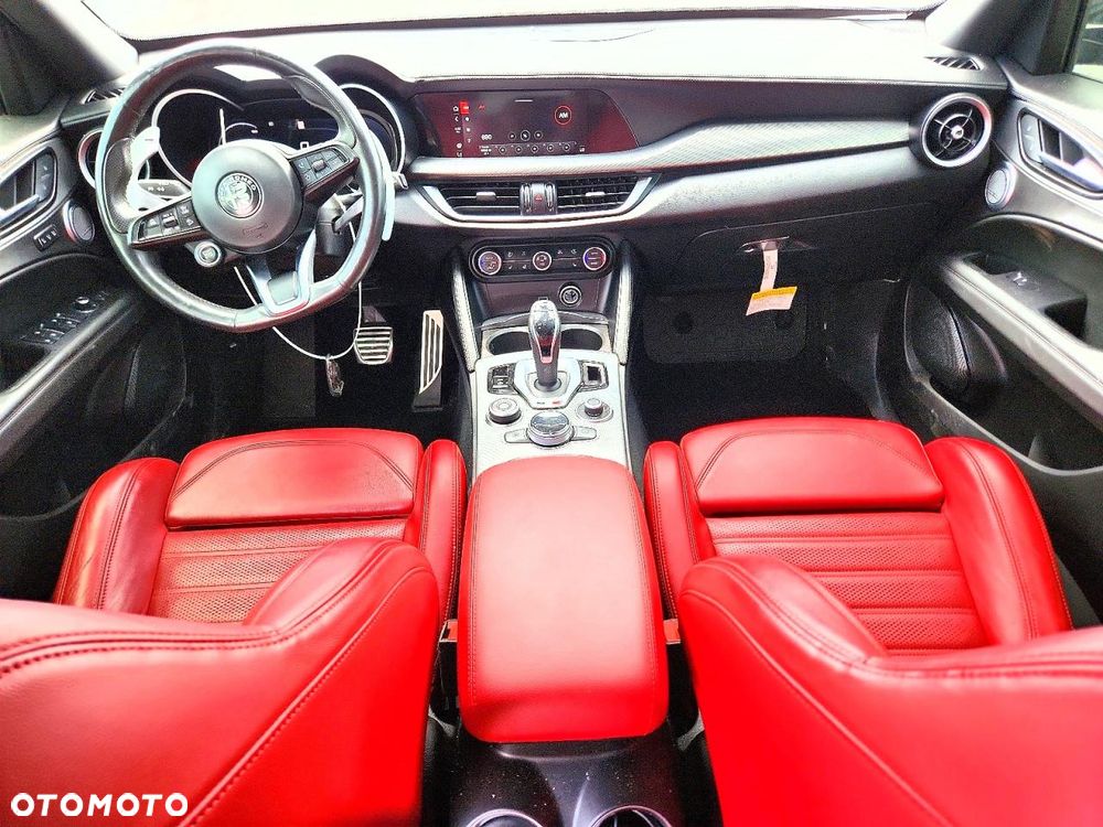 Alfa Romeo Stelvio 2.0 Turbo 16V AT8-Q4 Veloce Ti - 9