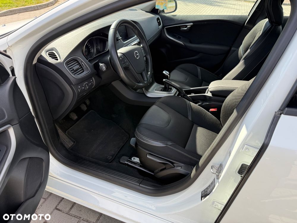 Volvo V40 D2 Drive-E Momentum - 21