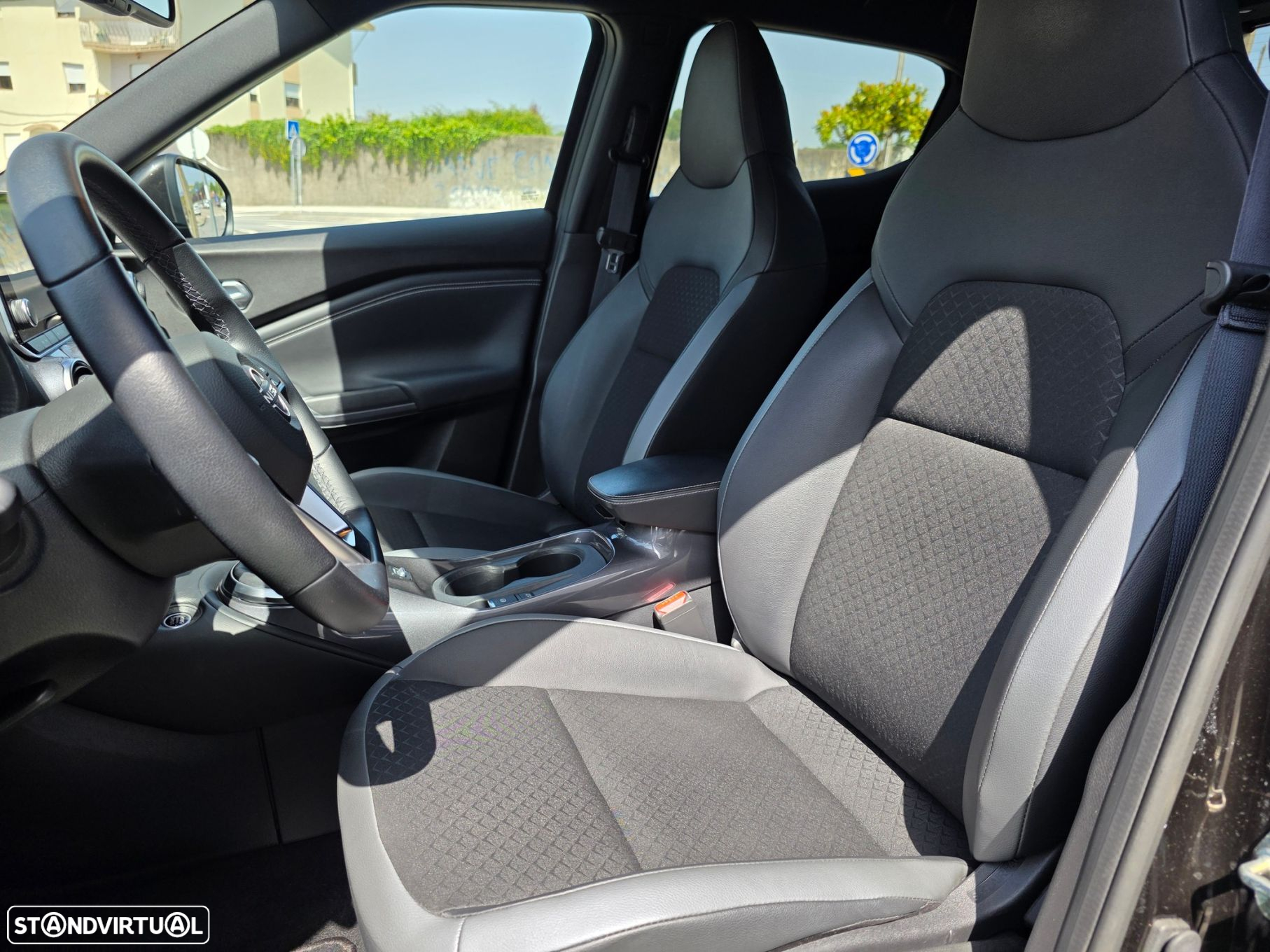 Nissan Juke 1.0 DIG-T N-Connecta NAV. - 28