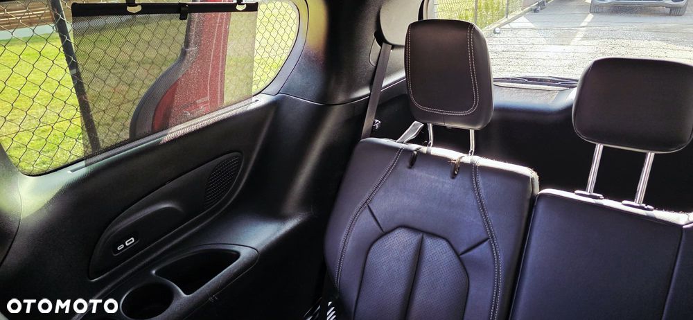 Chrysler Pacifica - 25