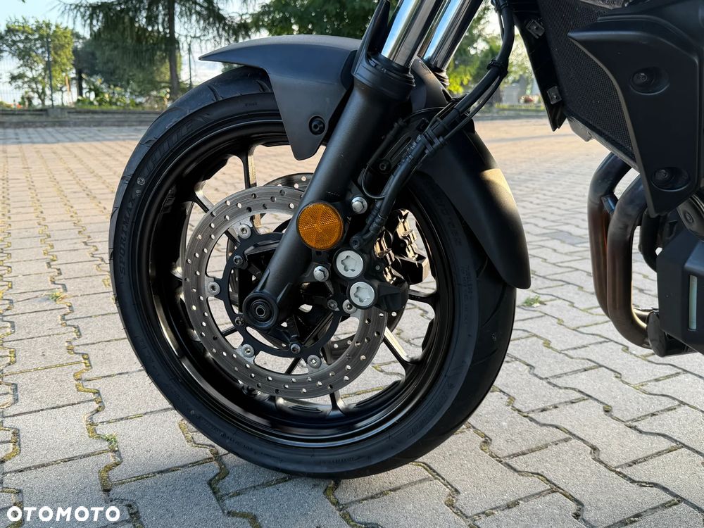 Yamaha MT - 12