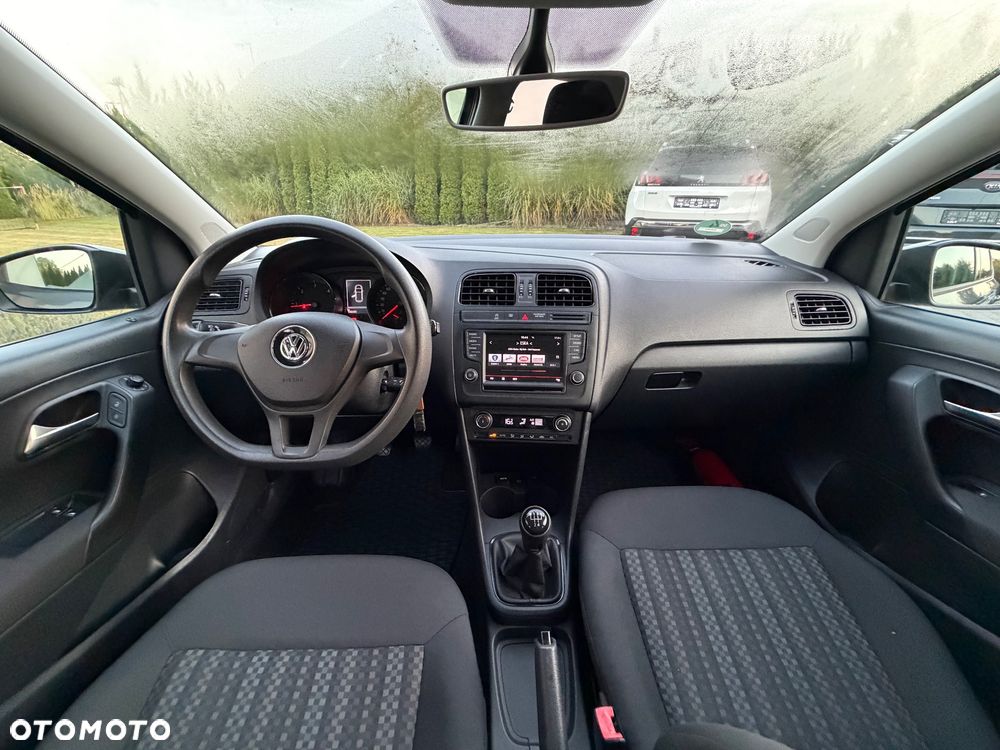 Volkswagen Polo 1.4 TDI (Blue Motion Technology) Comfortline - 16