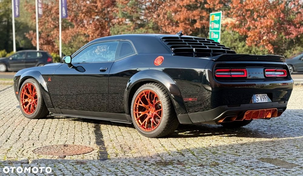 Dodge Challenger - 4