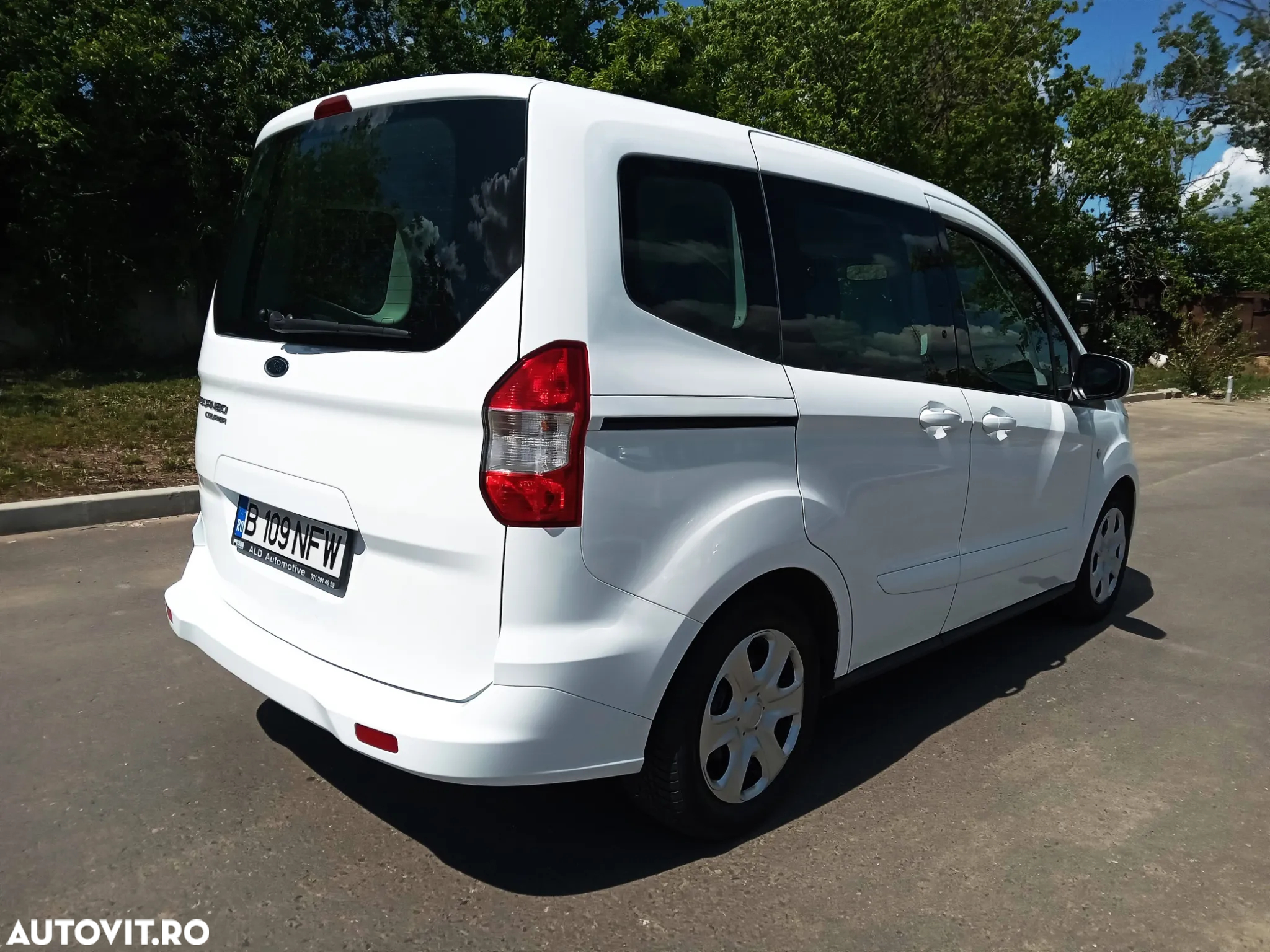 Ford Tourneo Courier 1.5 TDCi Trend - 5