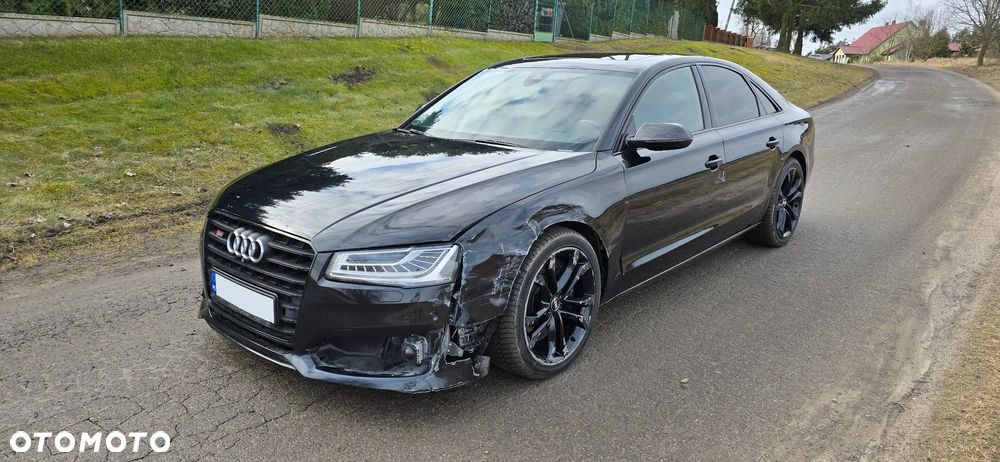 Audi S8 - 4