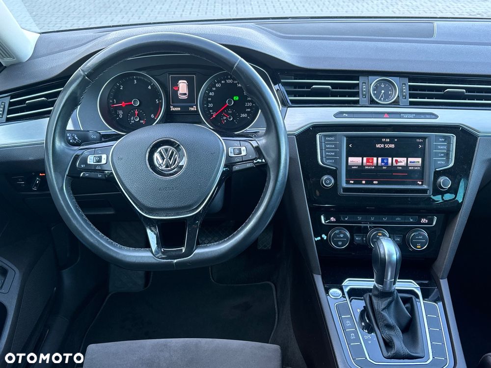 Volkswagen Passat 2.0 TDI BMT Highline - 22