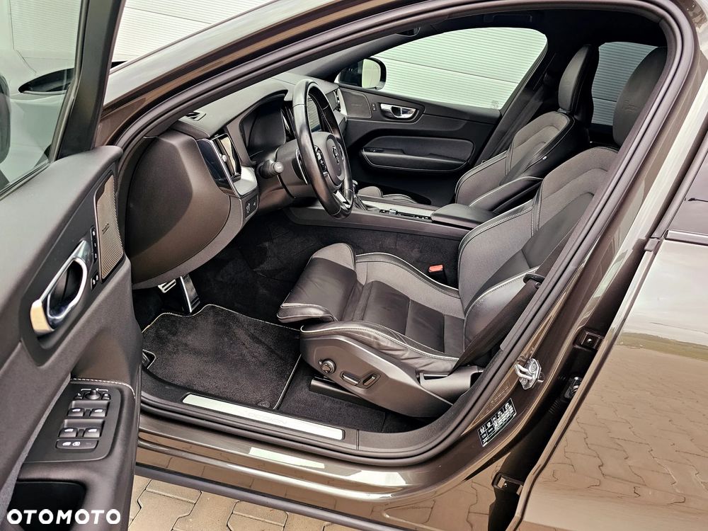 Volvo XC 60 D4 Geartronic RDesign - 23