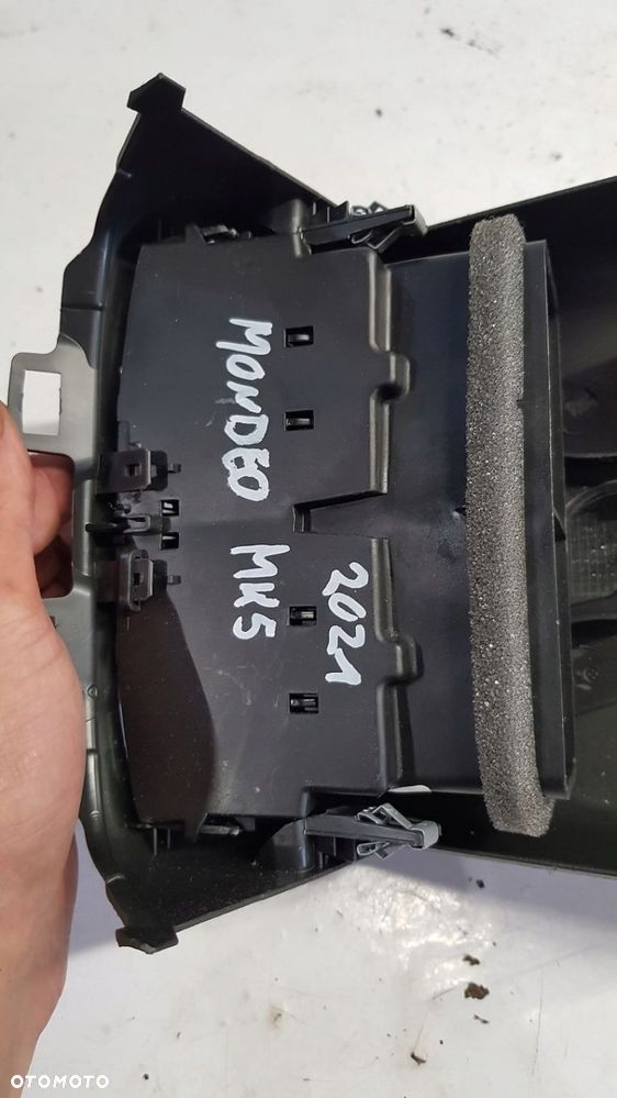 kratka nawiewu tył Ford Mondeo MK5 - 5