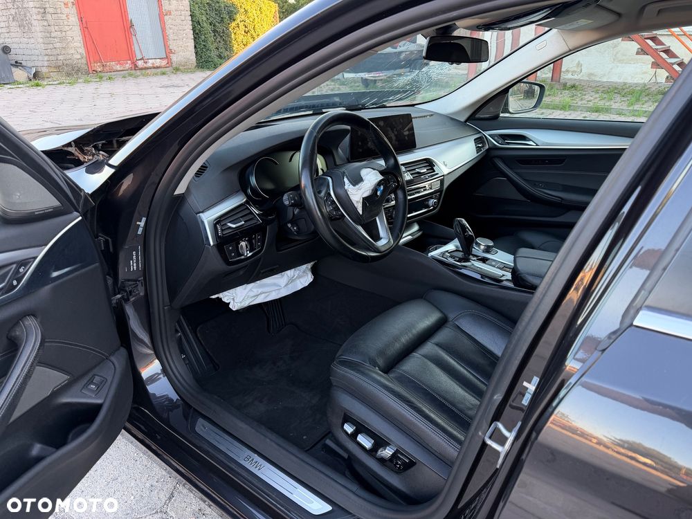 BMW Seria 5 530d xDrive Sport Line - 25