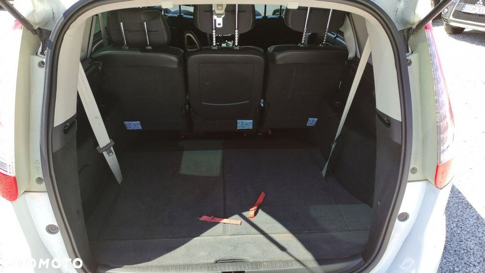 Renault Grand Scenic - 25