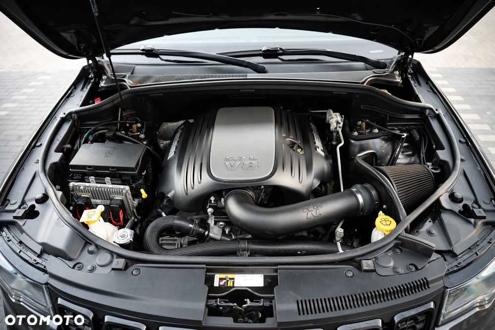Jeep Grand Cherokee - 32