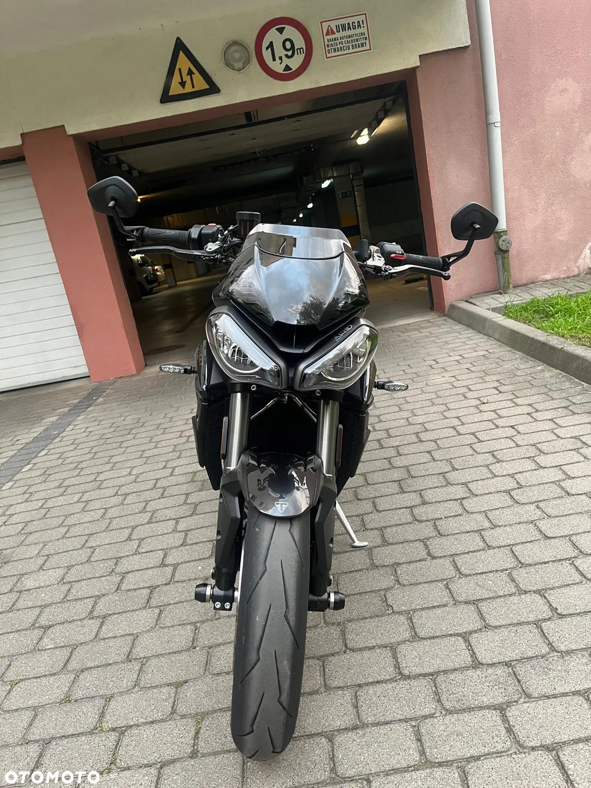 Triumph Street Triple - 3