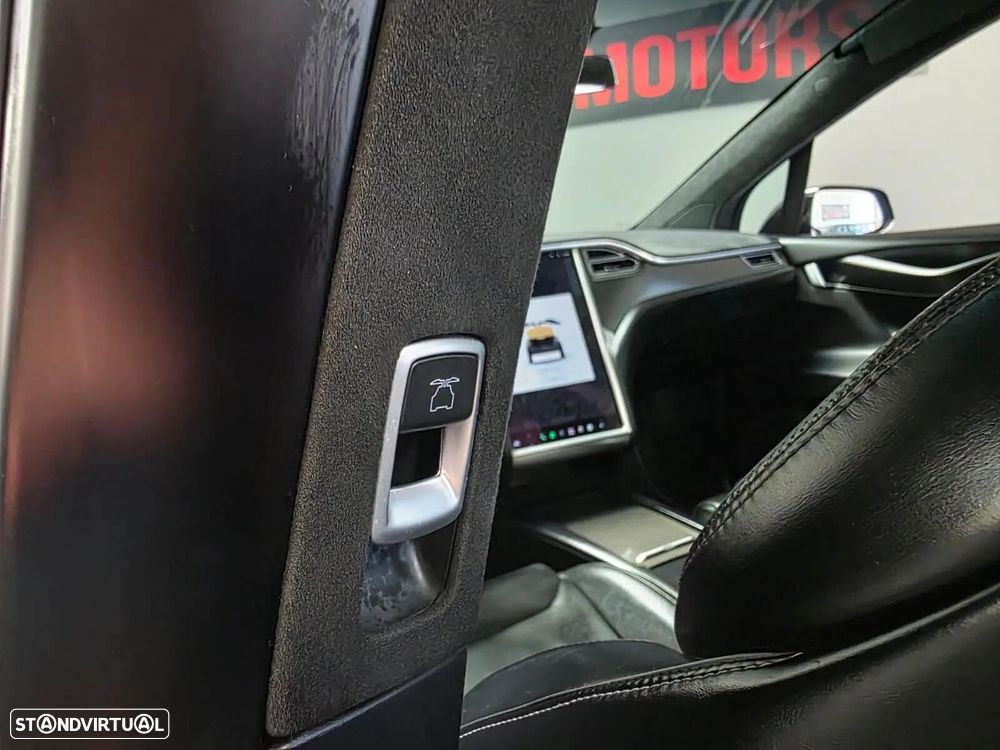 Tesla Model X P100D - 24