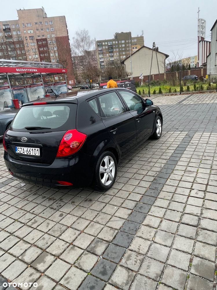 Kia Ceed - 5