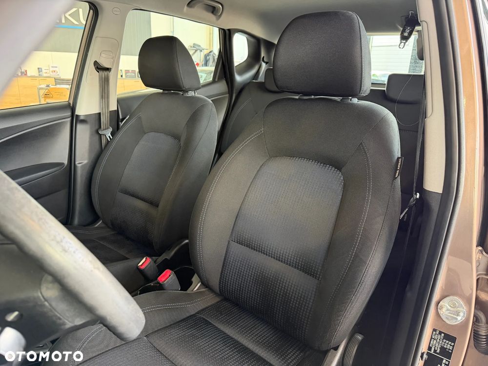 Hyundai ix20 1.4 Comfort - 12