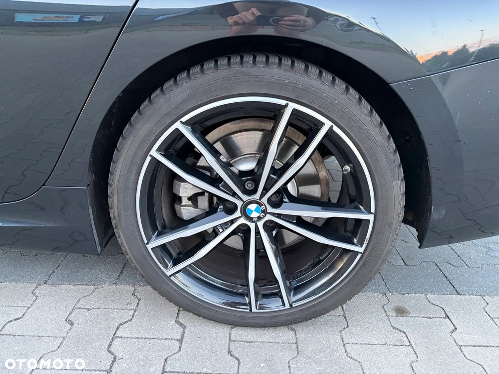 BMW Seria 3 330e M Sport - 35