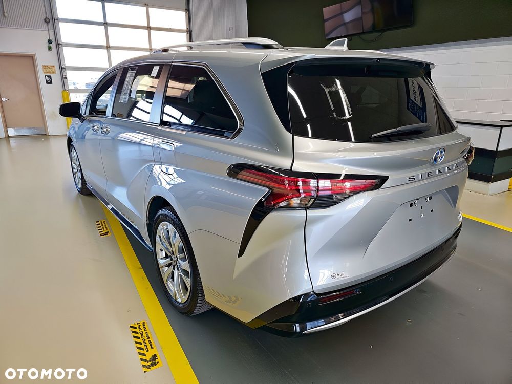 Toyota Sienna - 3